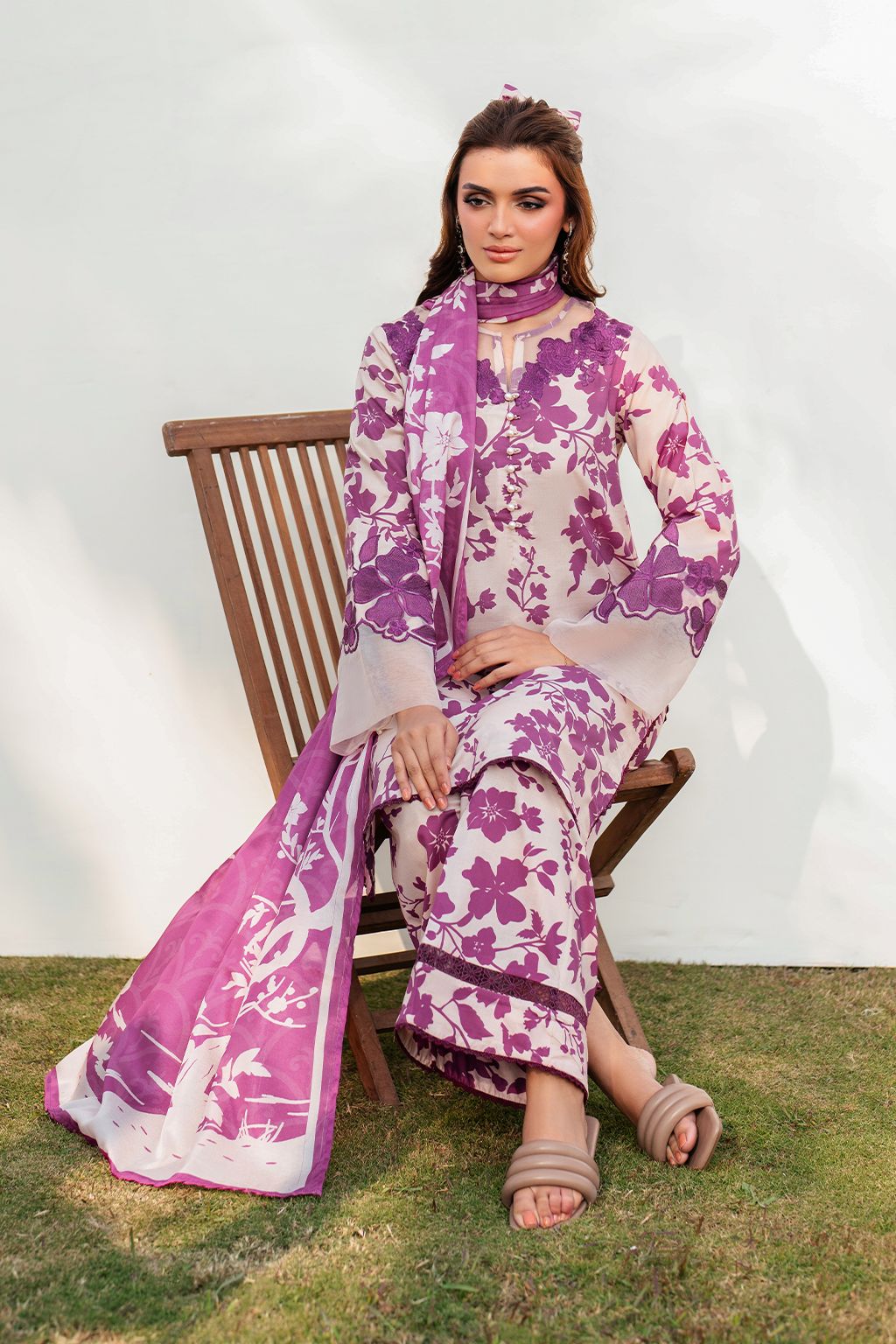 Iznik Lawn 3piece Unstitched  Digital Printed Dress