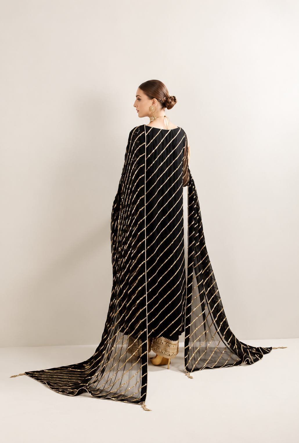 Zarnish – Black Gold Embroidered Chiffon Suit
