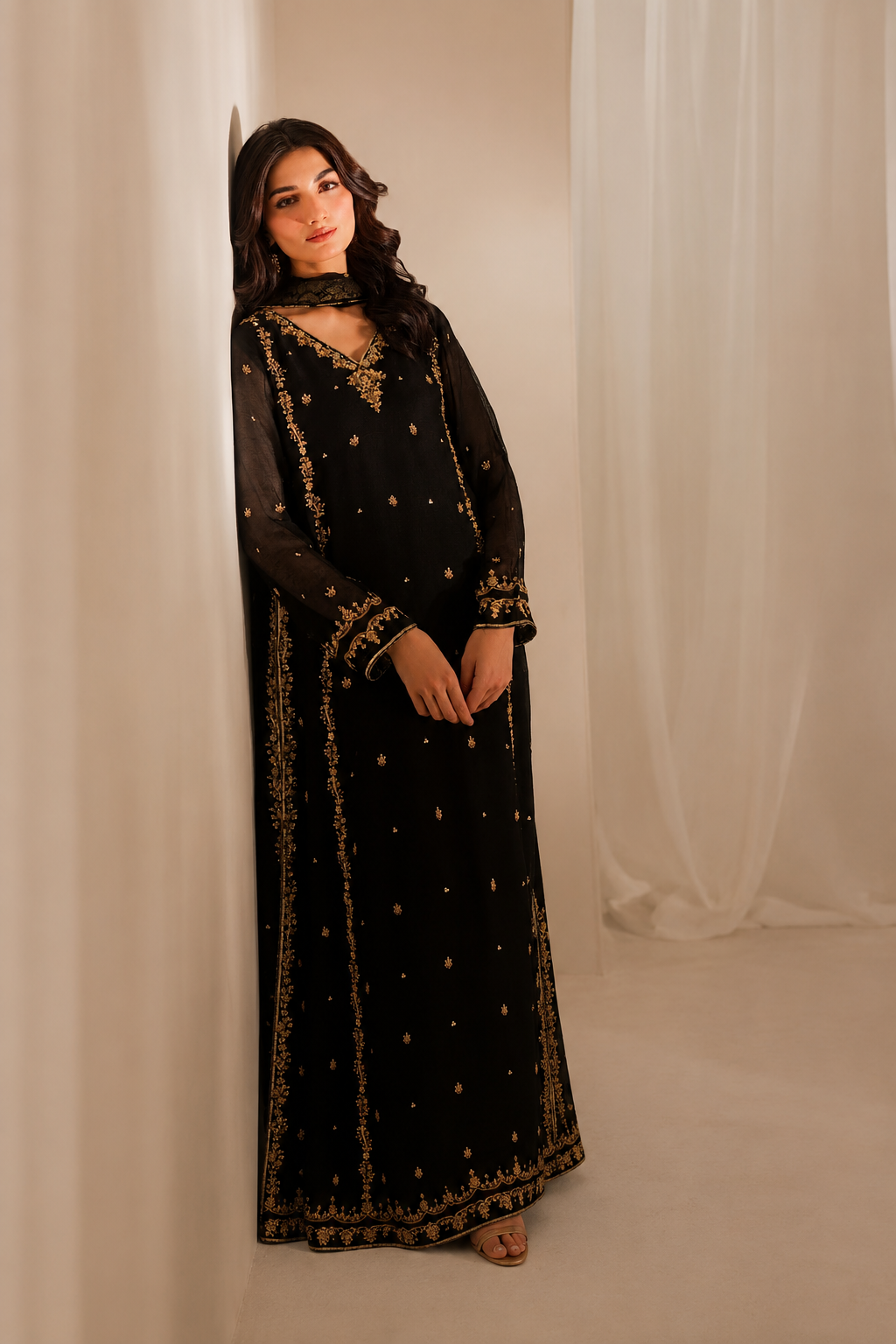 Sundas – Iznik Inspired Black Chiffon Suit