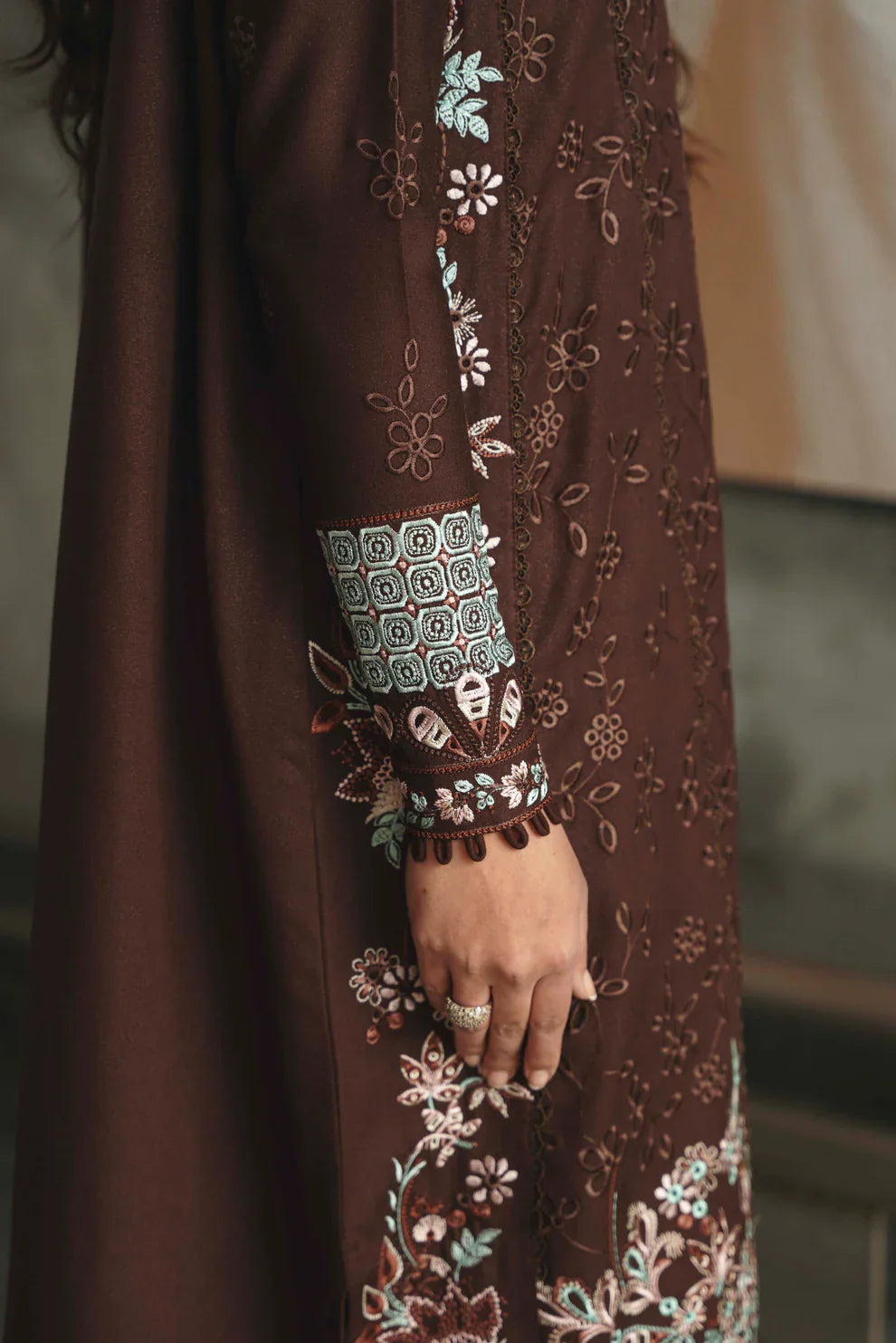 03-Lawn Suit With Thready Embroidery | Unstitched