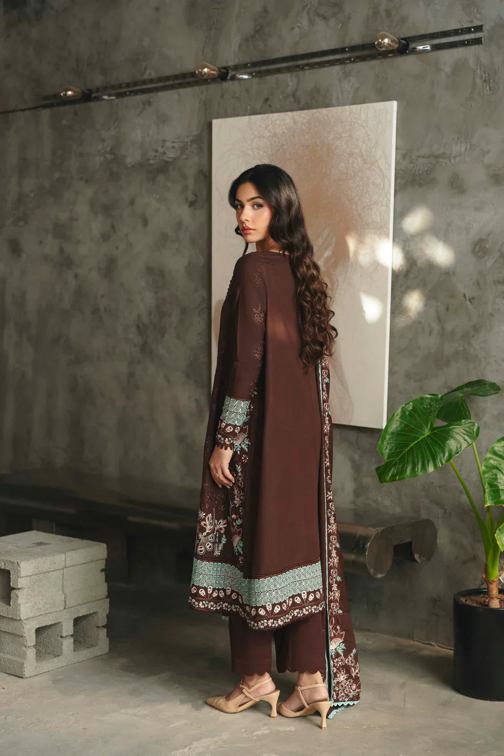 03-Lawn Suit With Thready Embroidery | Unstitched