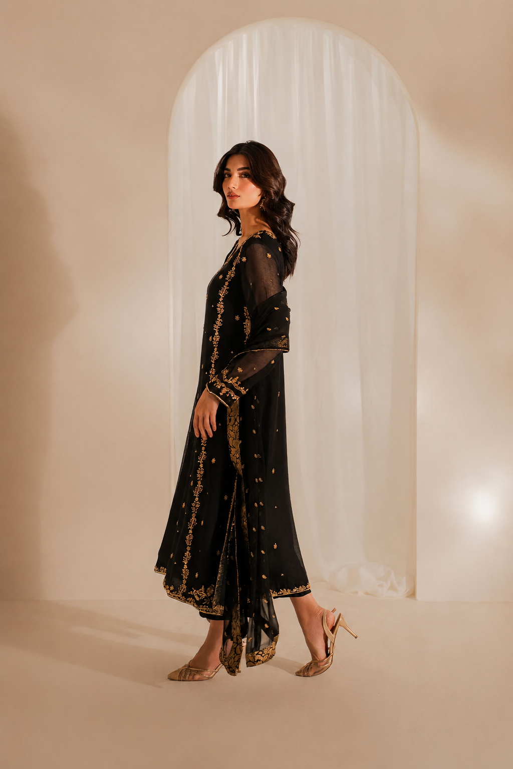 Sundas – Iznik Inspired Black Chiffon Suit