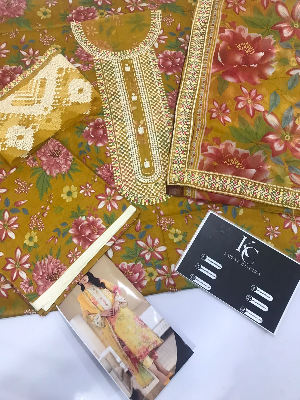 Luxury 3 piece unstitched lawn digital printed suit - Kapra Collection