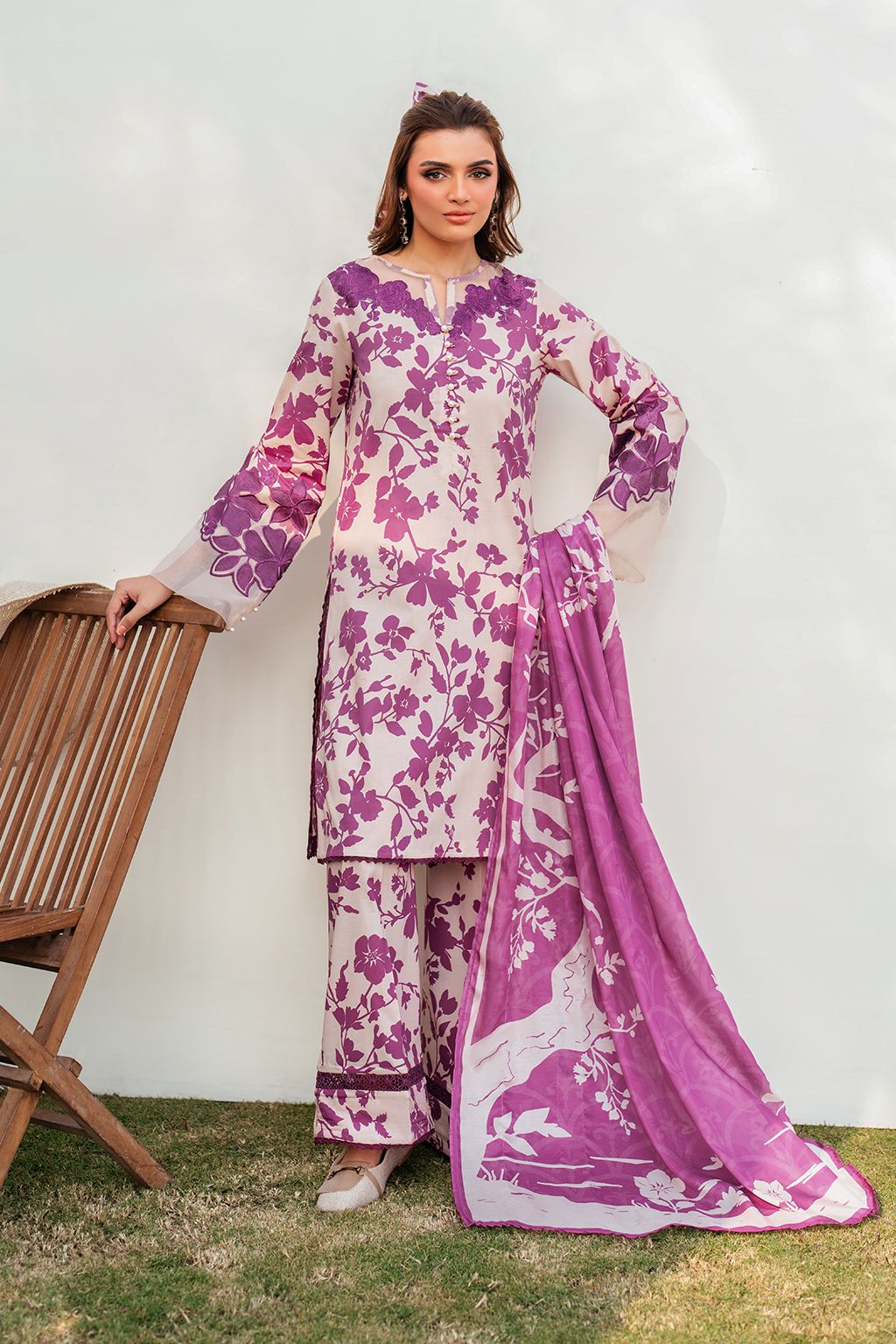 Iznik Lawn 3piece Unstitched  Digital Printed Dress
