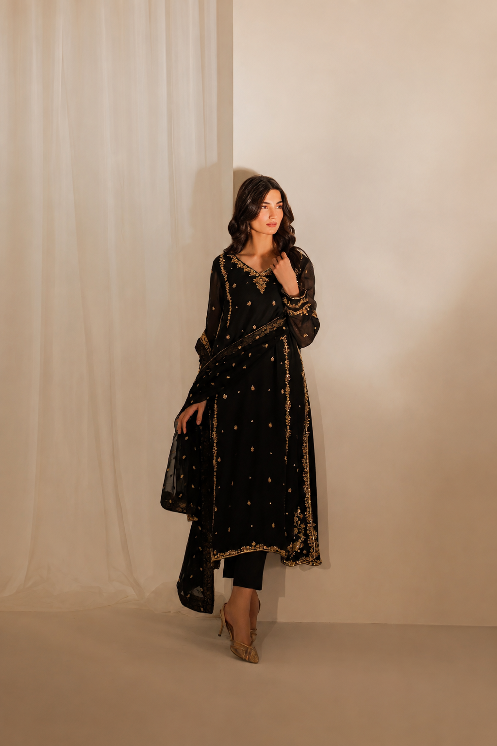Sundas – Iznik Inspired Black Chiffon Suit