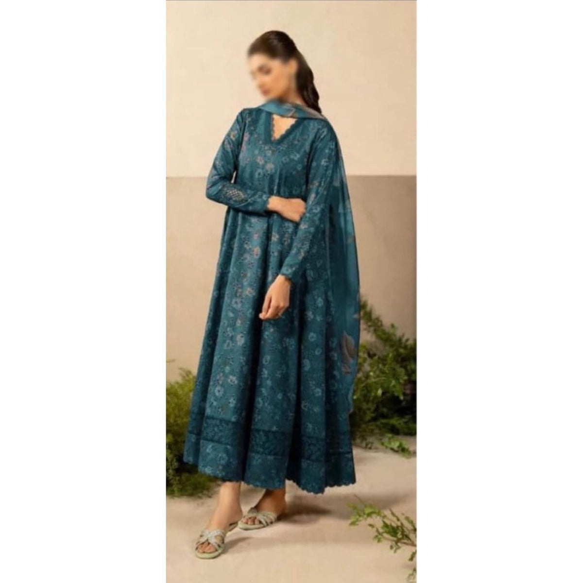 Lawn Embroidered 3 piece Dres izink
