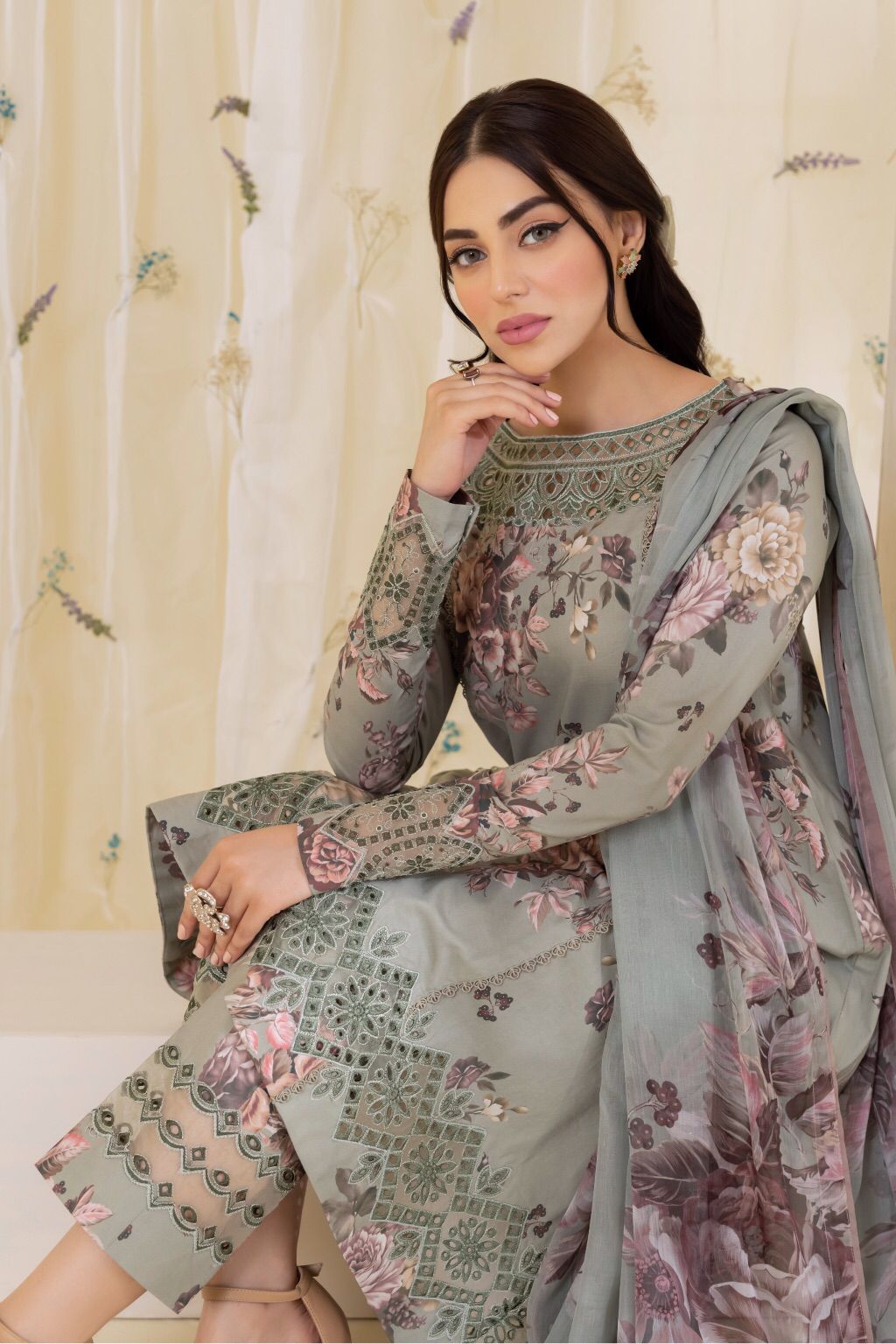 Lawn for women clothing (UNSTITCHED) by Kapra Collection - Kapra Collection