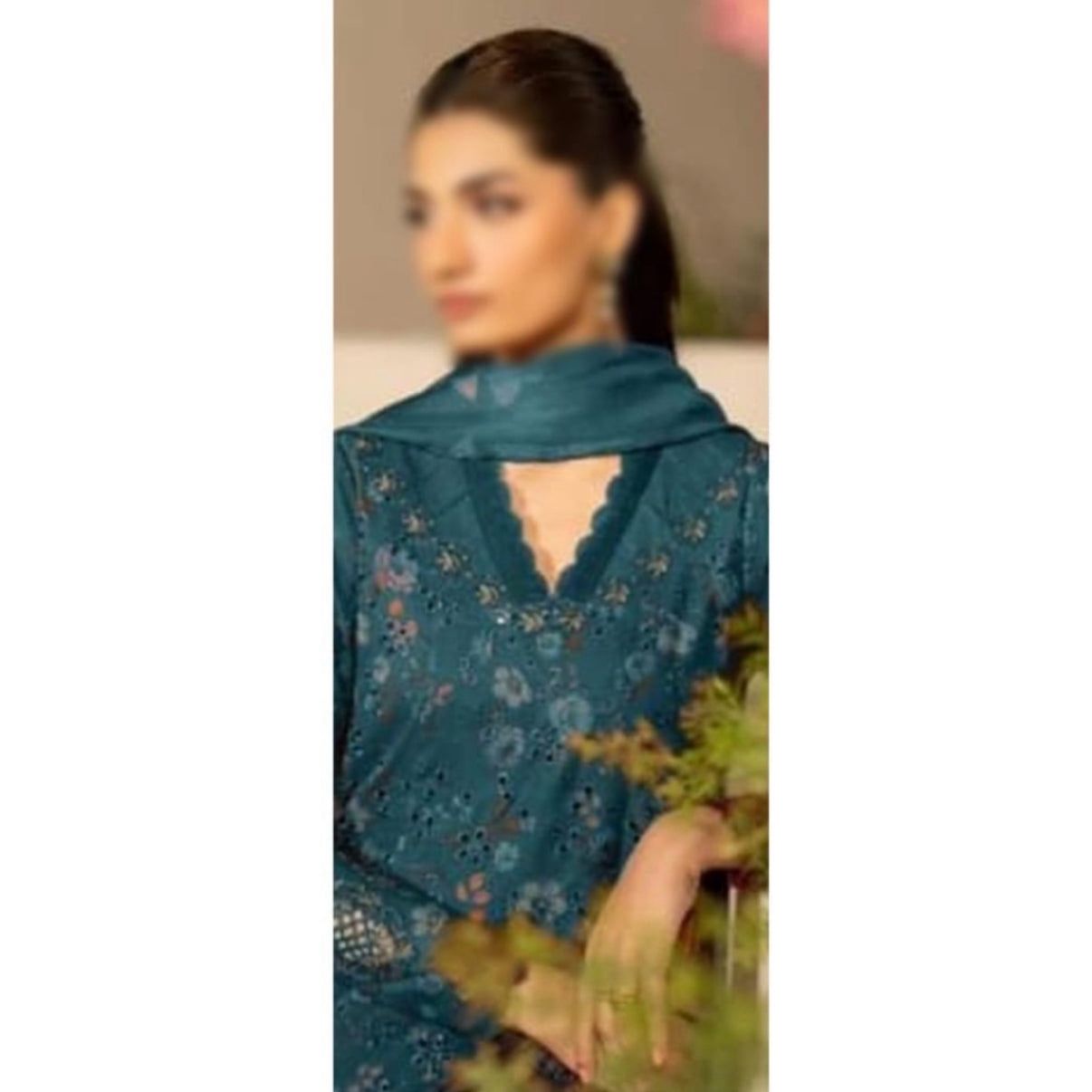 Lawn Embroidered 3 piece Dres izink
