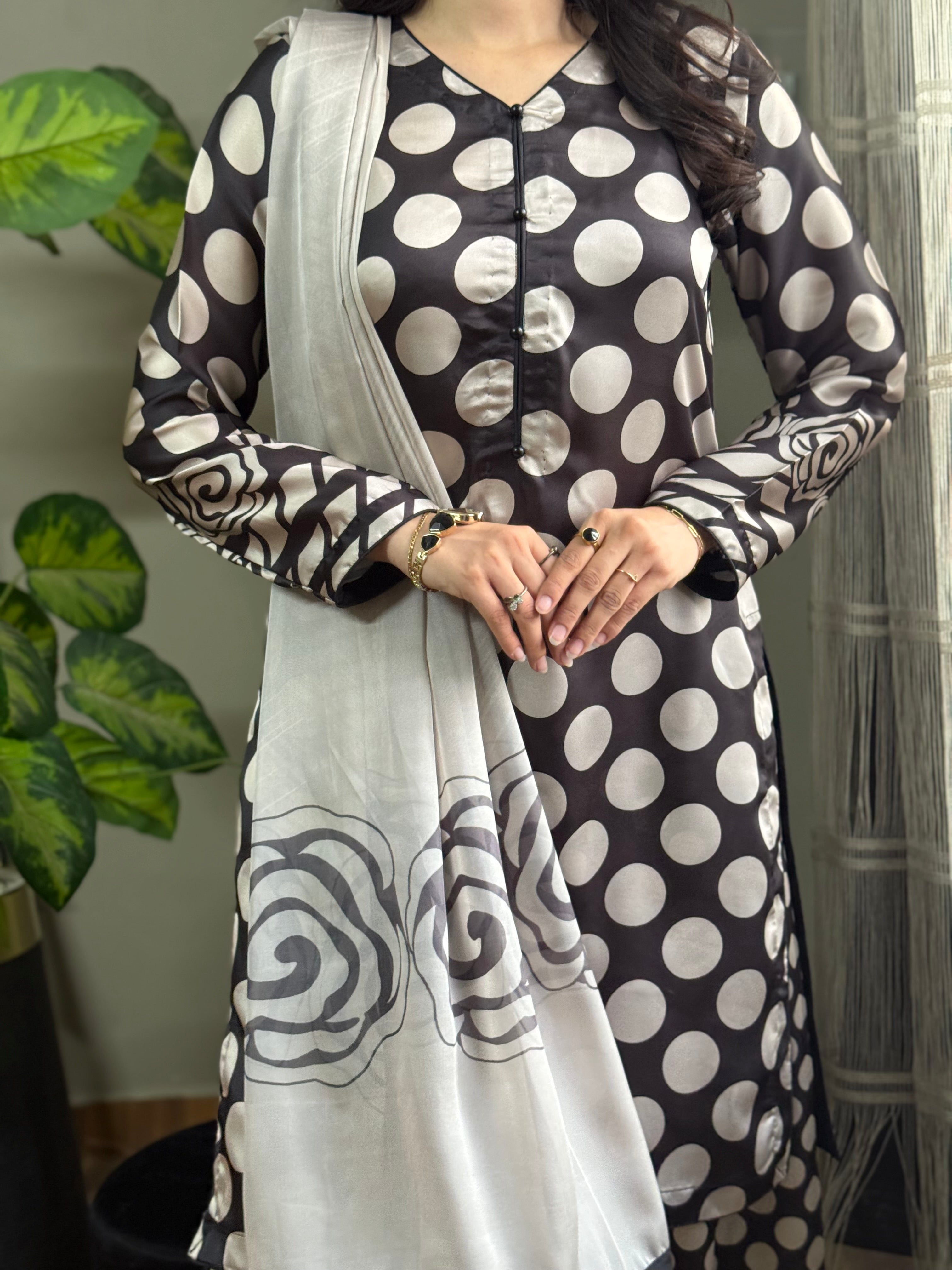 03-Piece Digital Printed Shamoze Silk Suit - Kapra Collection