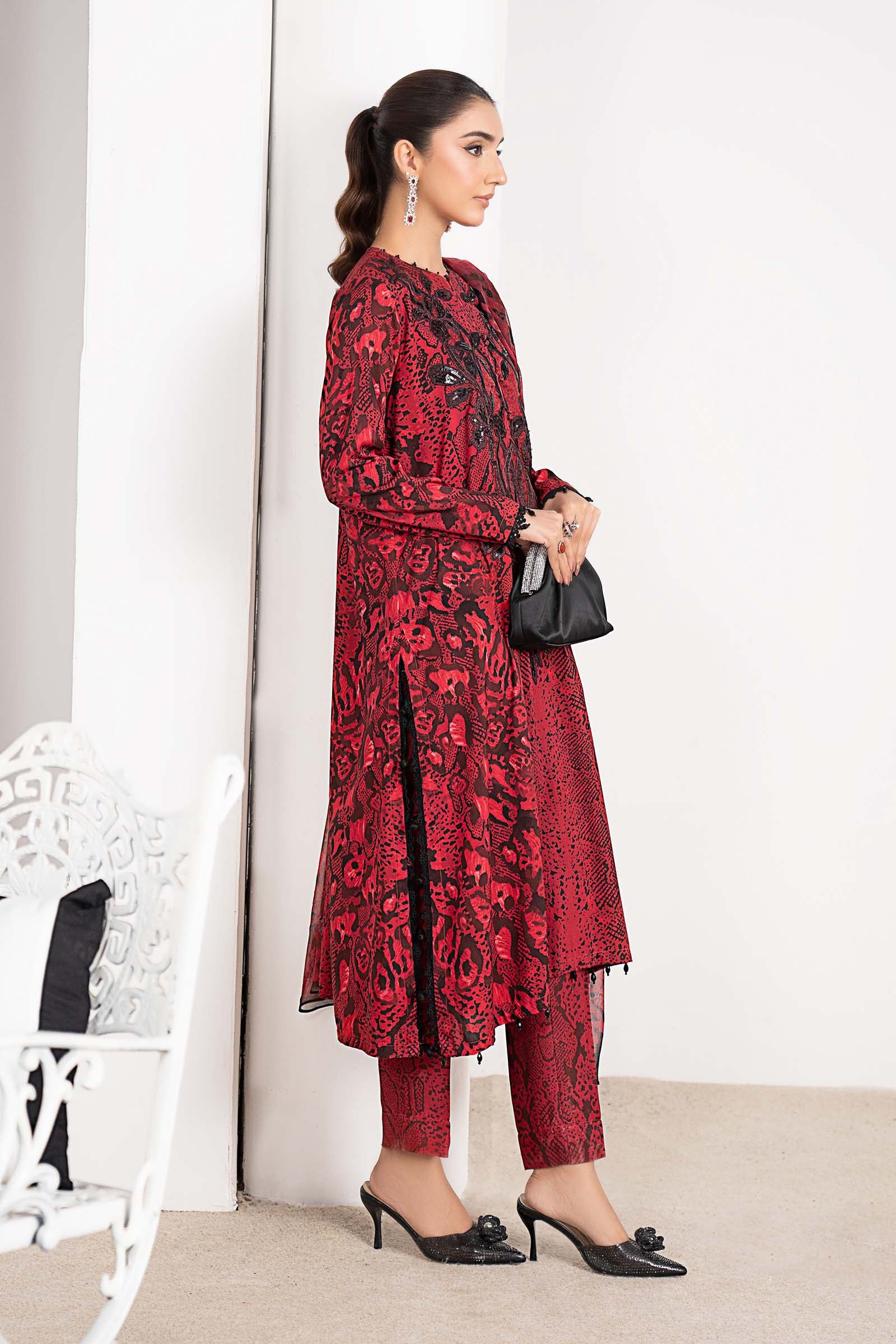 3 Piece Embroidered Lawn suit Unstitched
