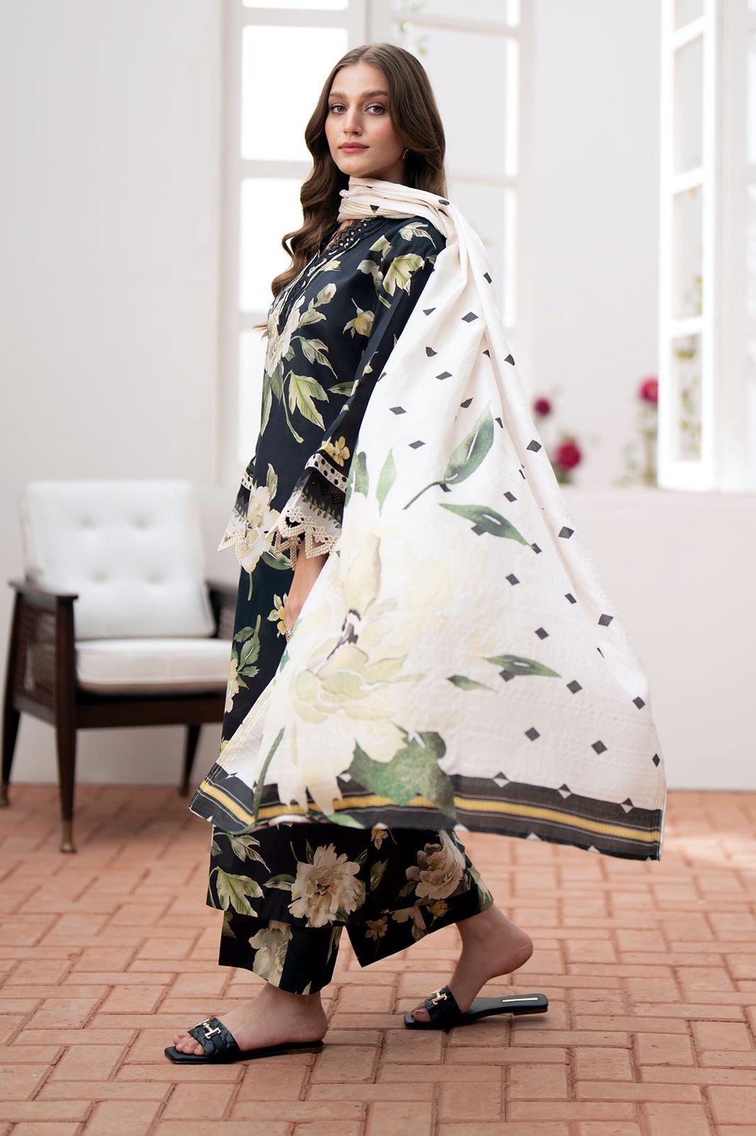 Lawn for women clothing (UNSTITCHED) by Kapra Collection - Kapra Collection