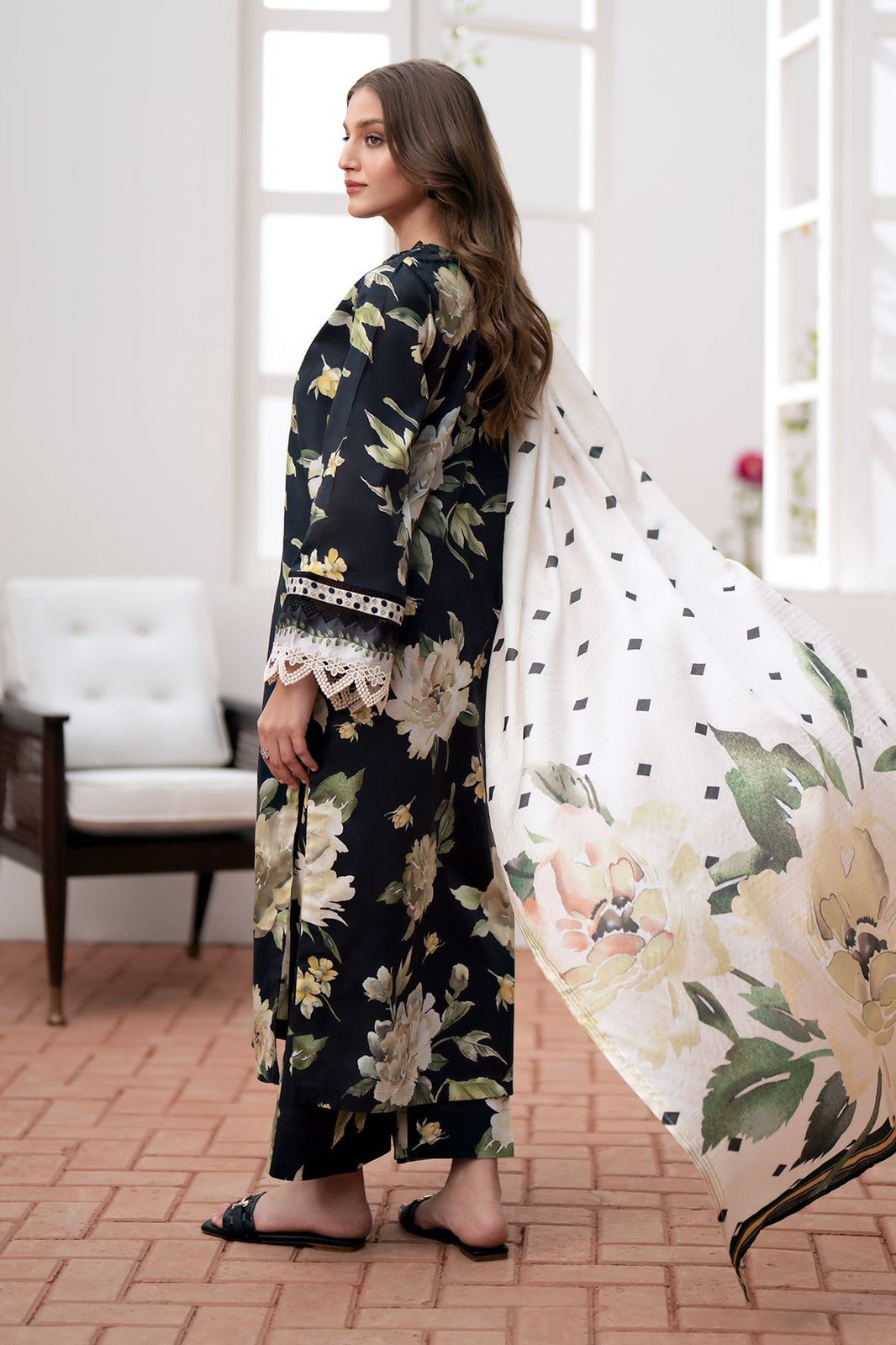 Lawn for women clothing (UNSTITCHED) by Kapra Collection - Kapra Collection