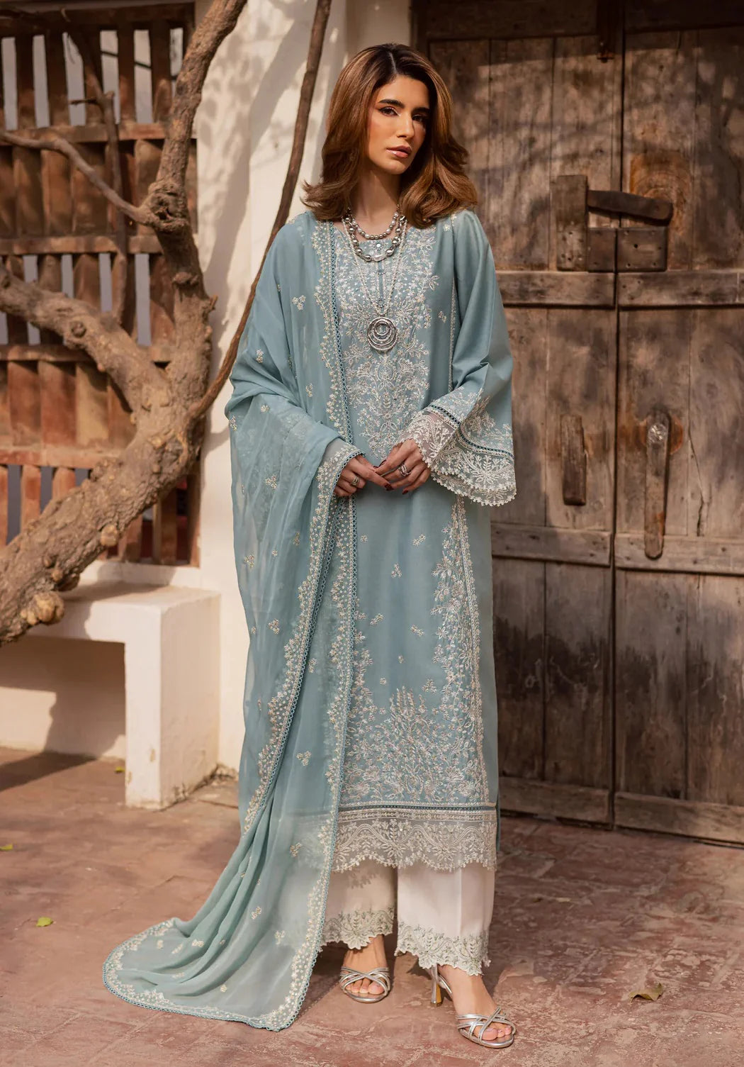 03-Piece Lawn Suit With Thread Embroidery | Unstitched