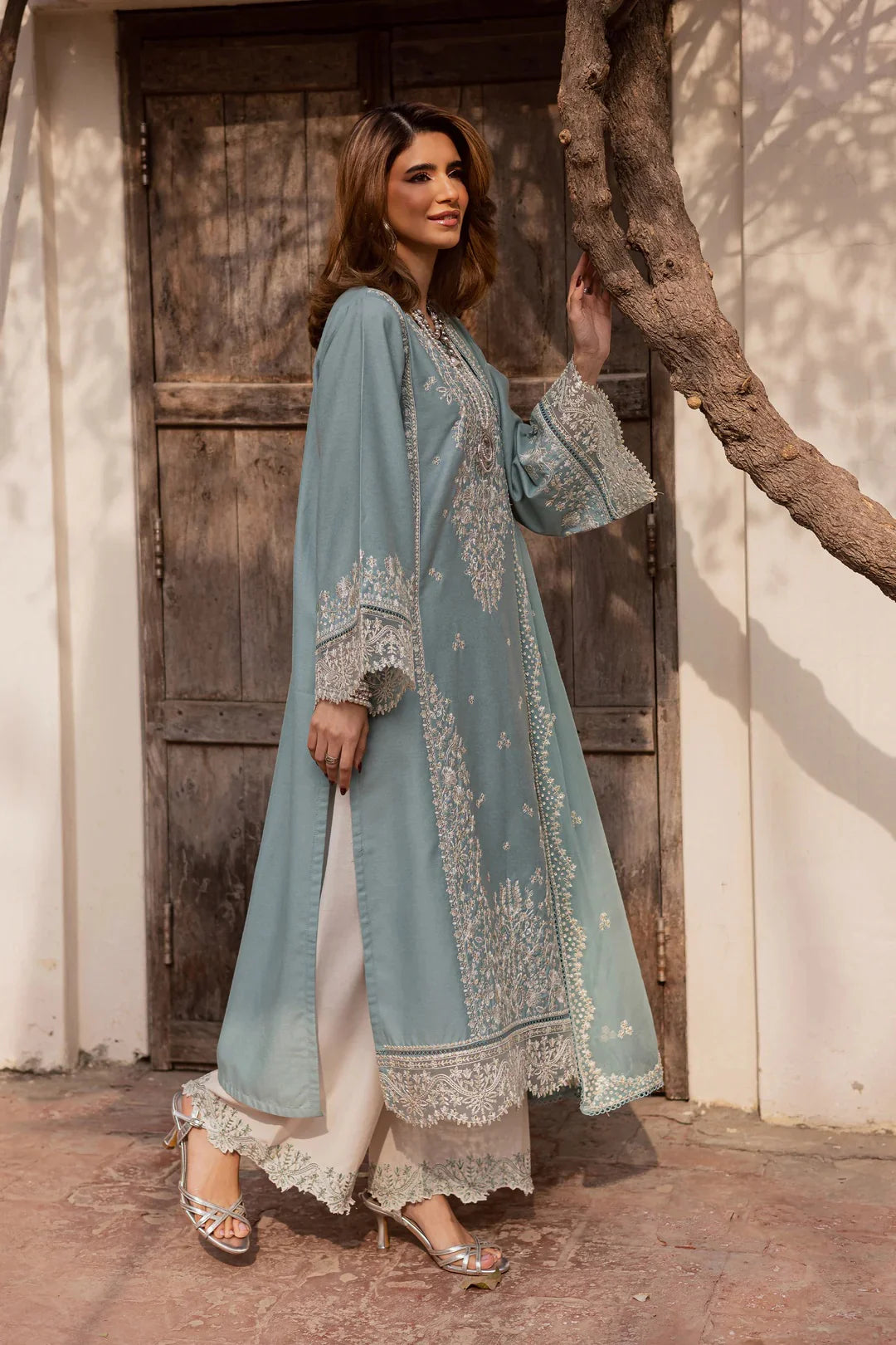 03-Piece Lawn Suit With Thread Embroidery | Unstitched