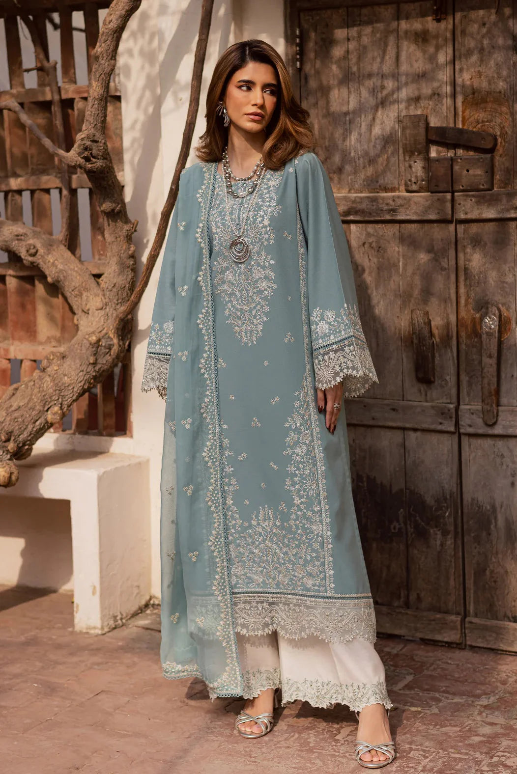 03-Piece Lawn Suit With Thread Embroidery | Unstitched