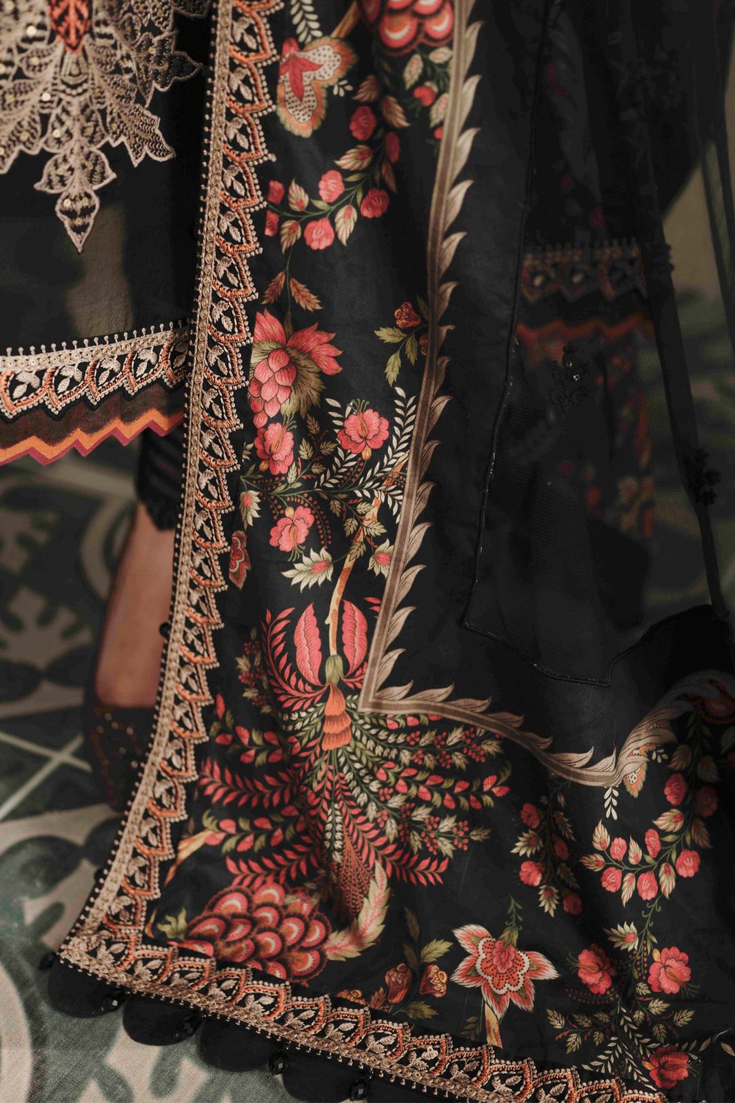 Luxury embroidered lawn collection replica unstitched - Kapra Collection
