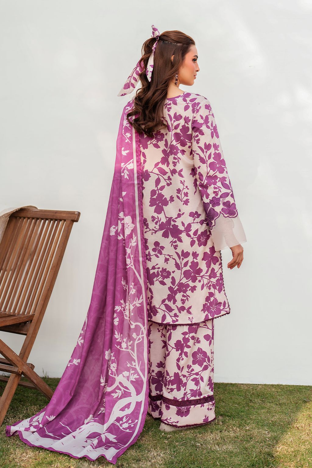 Iznik Lawn 3piece Unstitched  Digital Printed Dress