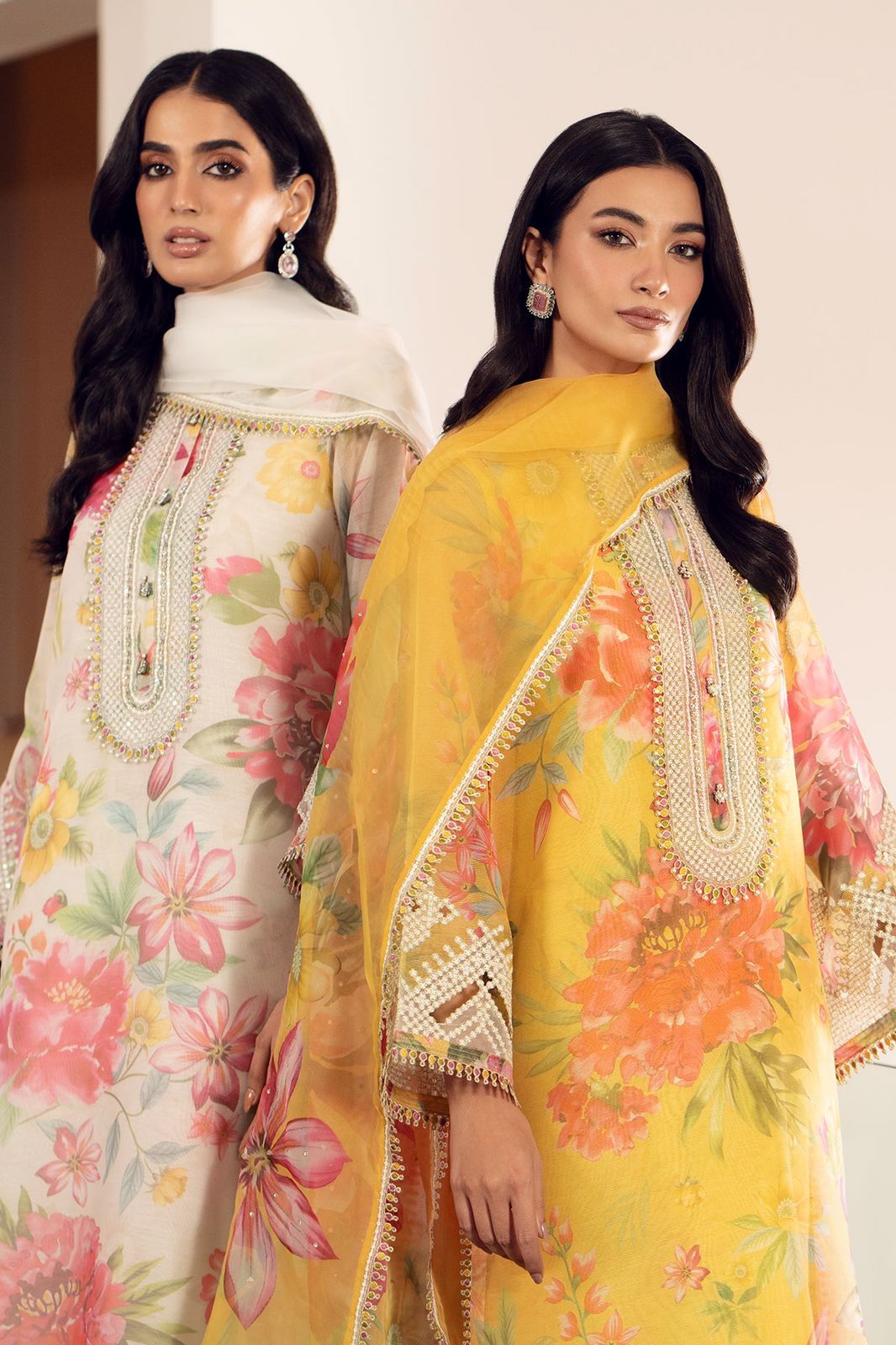 Luxury 3 piece unstitched lawn digital printed suit - Kapra Collection