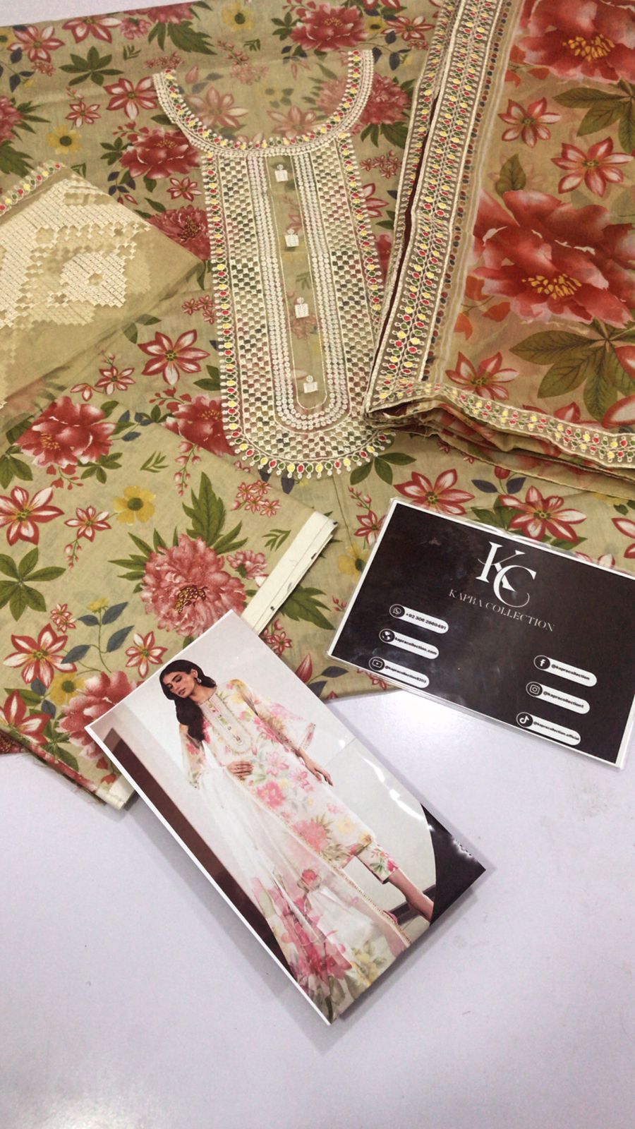 Luxury 3 piece unstitched lawn digital printed suit - Kapra Collection
