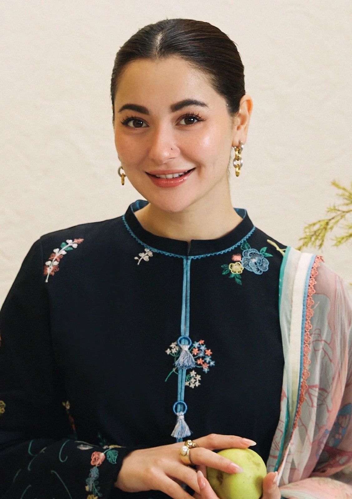Lawn for women clothing (UNSTITCHED) by Kapra Collection - Kapra Collection